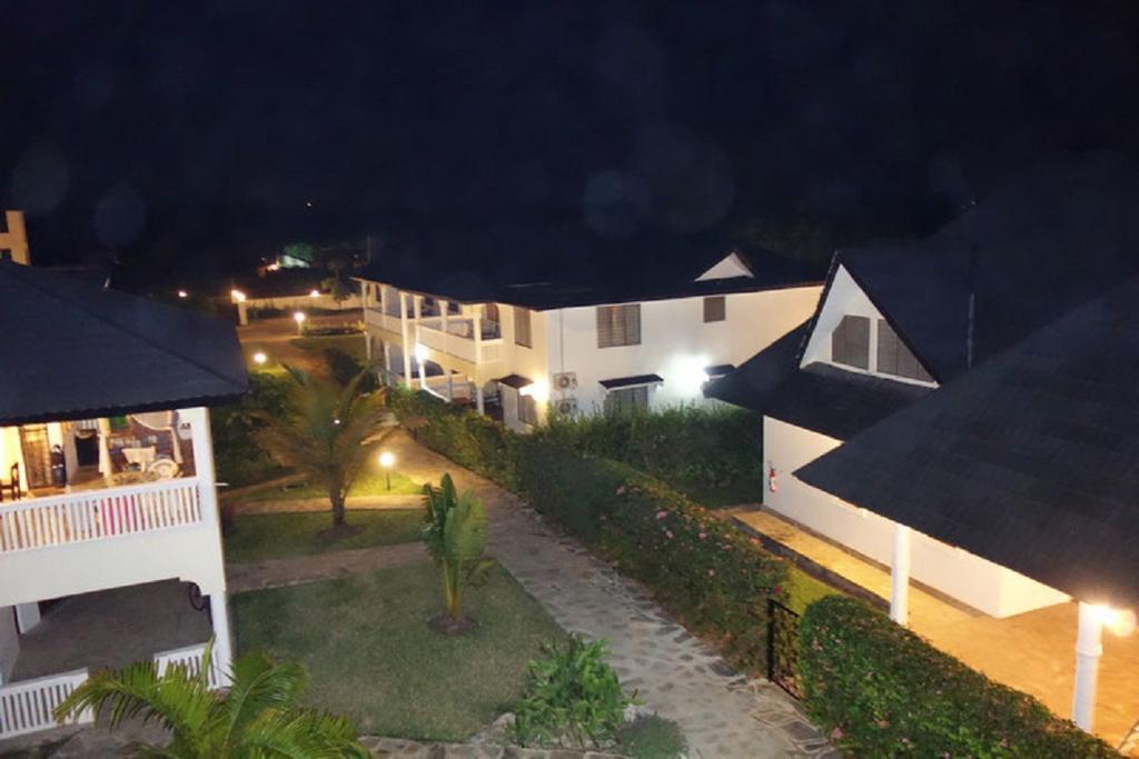 Morning Star Diani Diani Beach Exterior foto